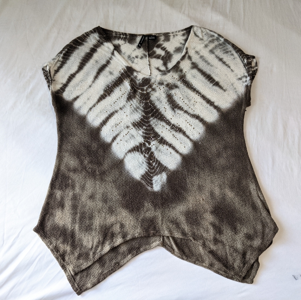 New Directions Rhinestone Detail SharkBite hemline Blouse Large